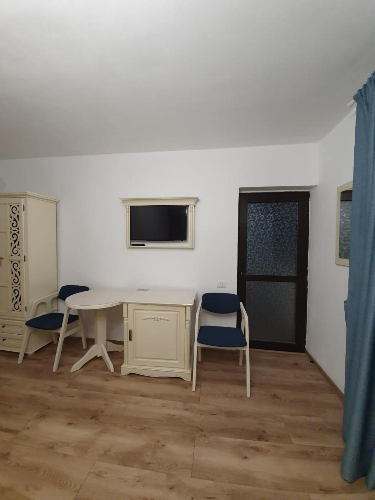 Pensiunea Iasmina si Pescarul Călimăneşti Bagian luar foto